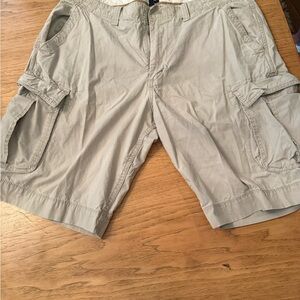 Gap Men's Tan Cargo Shorts VINTAGE